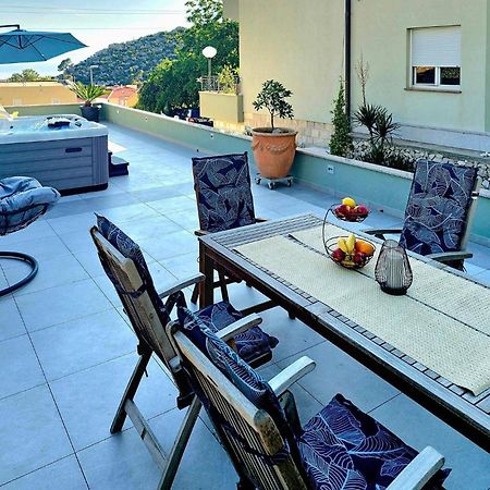 Amazing Apartment In Makarska With House Sea View Экстерьер фото