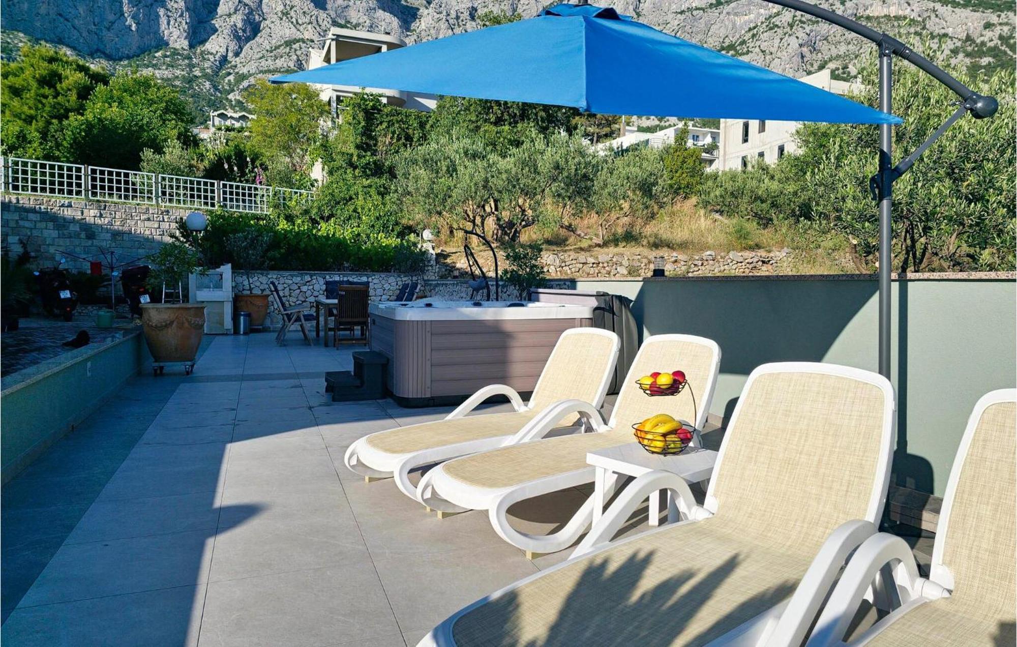Amazing Apartment In Makarska With House Sea View Экстерьер фото
