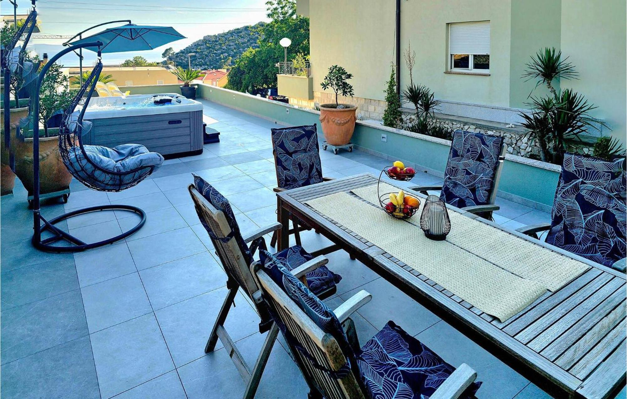 Amazing Apartment In Makarska With House Sea View Экстерьер фото